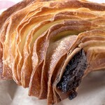 TOLO PAN TOKYO - しっとり生ドーナッツ　層の部分アップ