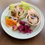 バルバルキッチンアメリ - いつものランチサラダ
      さつまいもの甘さが嬉しい！