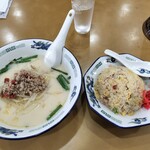 海味館 - 豚骨台湾ラーメンと台湾チャーハン６８０円