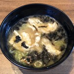 Bikkuri Donki - 味噌汁（青ねぎ、油揚げ、海苔）