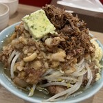 ラーメンきずな - ラーメン半分全マシほぐし豚ブルギニオンバター