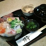 Shou ten - 海鮮丼800円