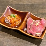 おきなわステーキ酒場 さぎり - センマイ刺しとタン刺し