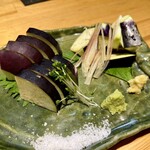 北新地ここの - 箸休めの茄子の造り。