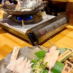 北新地ここの - カセットコンロでジュージュー焼きます。