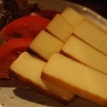 市丸屋台 - 自家製スモークチーズ
