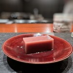 奈良屋町 青 -  ◆トロトロ水羊羹・・お水のような羊羹だという説明がありましたけれど、ほんとトロトロ。