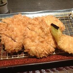 とんかつ濱かつ - 手前チキン！奥がロース！どちらも美味い！