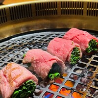 ホルモン焼肉 富や 栄店 - 
