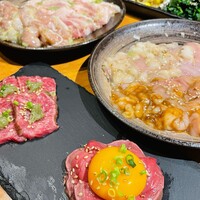 ホルモン焼肉 富や 栄店 - 