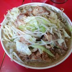 ラーメン二郎 三田本店 - 小ブタW、脂少な目・野菜・ニンニク・辛目　800円