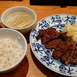 肉匠の牛たん たん之助 - 