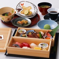 【予約限定】KINZA木箱二段重