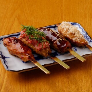 Tsukune made with extra effort and ingenuity in pursuit of exquisite meat texture and filling.