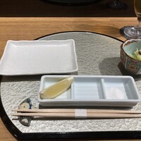 天冨良 麻布よこ田 恵比寿ガーデンプレイス店 - 調味料:レモン・塩