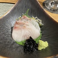 天冨良 麻布よこ田 恵比寿ガーデンプレイス店 - 刺身:縞鯵・ジュレ醤油・あしらい