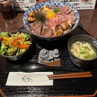 馬刺しと焼き鳥 グルマン三年坂 - 