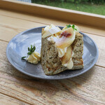 TABLE - 食後に桃のケーキを注文♪