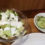 キッチン ブルー グローブ - サラダ、お新香のアップ