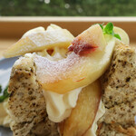 TABLE - 桃がドッサリ(＠｡＠)｡｡