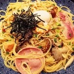 Youmenya Goemon - 秋のキノコとサーモンと豚肉のよくばりスパゲティー醤油バター