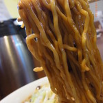 三平らーめん - メチャクチャスープが絡みます。