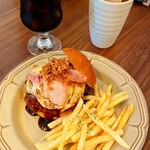 KAKUMEI Burger & cafe - 【BBQベーコンチーズバーガー¥1,500】