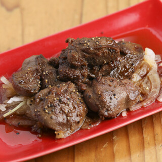 Beef sinew doro-daki, which is left to rest overnight, is a must-try! Excellent compatibility with alcohol