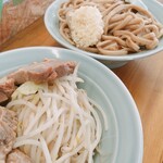 Ramen Tonbon - 麺大(450g)、豚増し、にんにく