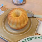 喫茶はちや - まなみさんのバニラケーキ  クグロフ 