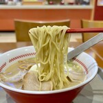 Sugakiya - 「特製ラーメン」の麺
                        2023年9月7日