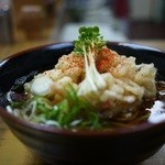 尾久そば - 天ぷら蕎麦３００円。