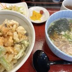 名物げそ天丼と自家製うどん お多福 - 