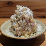 Meshidoki Mamu - コンビーフとゴルゴンゾーラのポテトサラダ