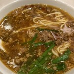 味仙 - 定番、安定の旨辛台湾ラーメン。