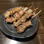 秘伝手羽先唐揚げと地鶏 焼き鳥 和個室 居酒屋 鳥心 - 