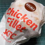 KFC - ...期間限定「ダブルチキンフィレサンド（550円）」、チキンフィレ二段積み。。