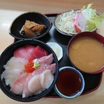 たかはし - 料理写真:海鮮丼 1,000円