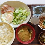 すき家 - 牛小鉢 ベーコンエッグ朝食