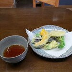 大伸工業 - 三回目の提供です！こちらも又器もいいですね！ざるそばですが天ぷらが付きます！