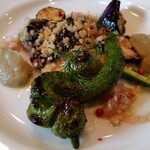 街角グラス - 大蛇よような万願寺　鰤のソテー。オリーブパン粉　マッシュポテト。レッドペッパーが良いアクセント