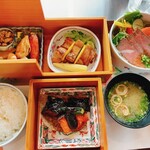 さがんれすとらん　志乃 県庁店 - 唐津弁当（志乃弁当+ローストビーフ）