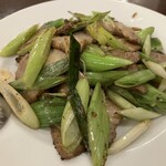 台湾菜館 - 塩豚の葉ニンニク炒め
