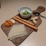Zenseki Koshitsu Bisutoroya - チーズ４種盛合わせ