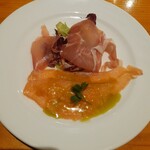 ビストロむく  - 前菜(生ハムとスモークサーモン)