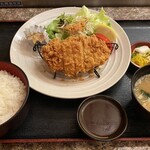 鮮 - ロースかつ定食
            ご飯大盛