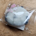 菓子工房 美好屋 - 豆大福粒あん(151円)です。