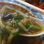 トーフラーメン 幸楊 - 【（店主のきまぐれメニュー）麻辣醤麺】もやし・木耳・韮が餡をまとってます。