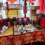 玉林酒家 - セルフコーナーです。