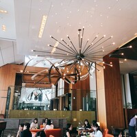 ザ タヴァン グリル＆ラウンジ - 